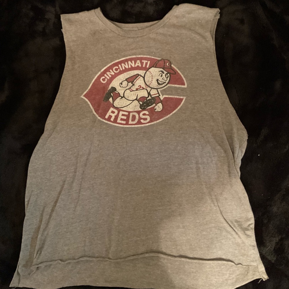 Reds tank top